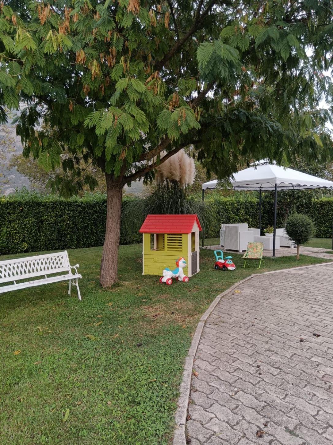 Parco Delle Rose Villa Сулмона Екстериор снимка
