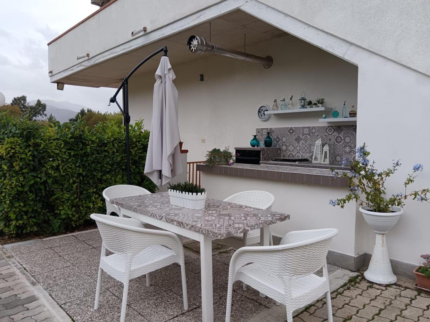 Parco Delle Rose Villa Сулмона Екстериор снимка