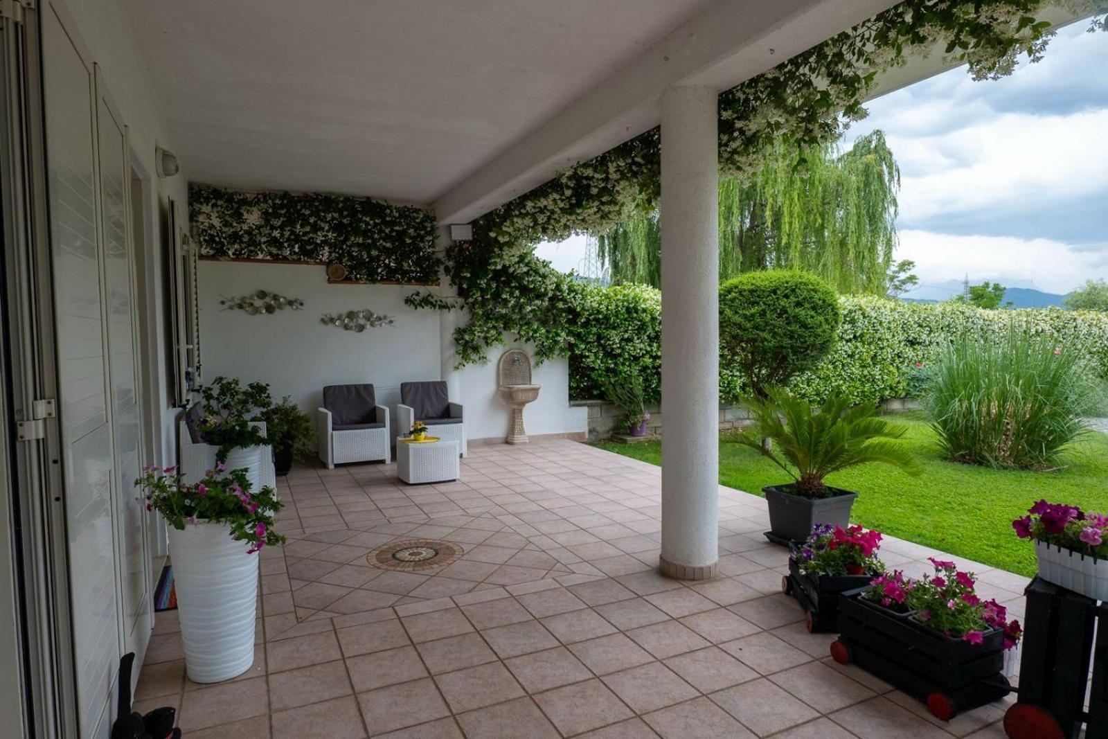 Parco Delle Rose Villa Сулмона Екстериор снимка
